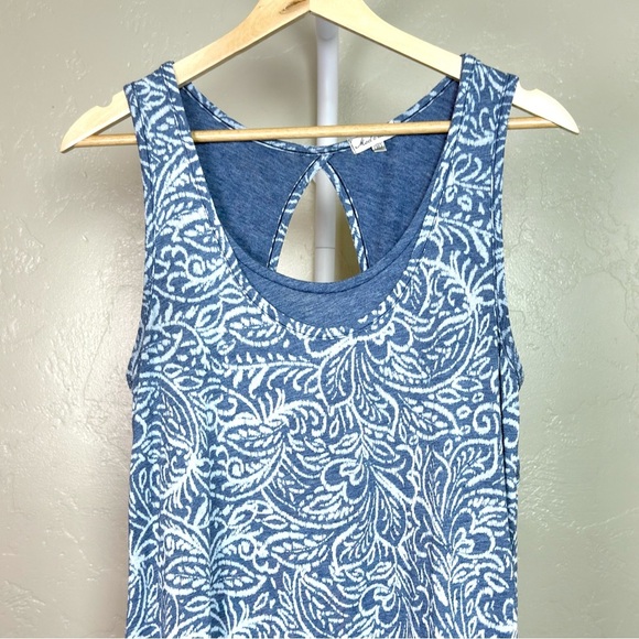 Women’s Soft Blue Patterned Sleeveless Dress Medium - Picture 2 of 7